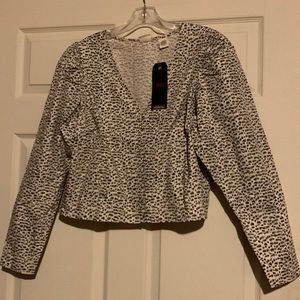 Levi’s Puffy at the Shoulders, Long Sleeved Lightweight Blouse NWT